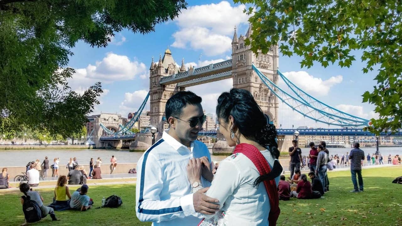 Tujhe Dekhne Se Pehle backdrop