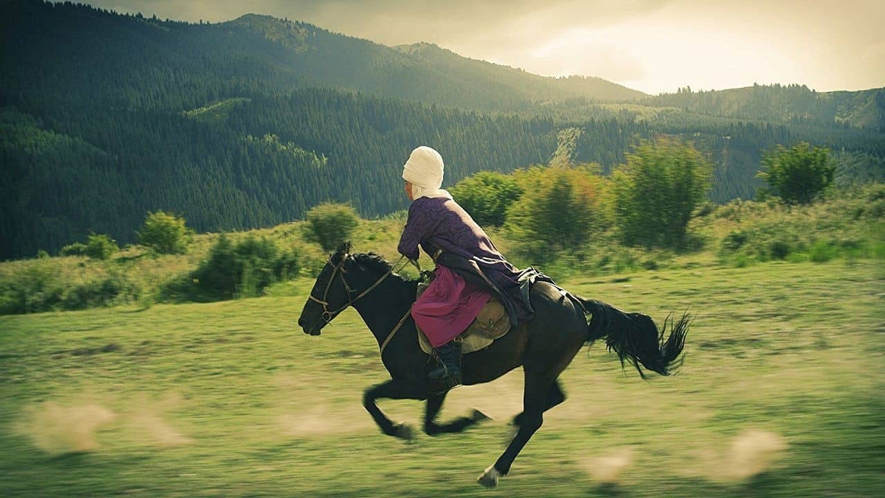 Queen of the Mountains backdrop