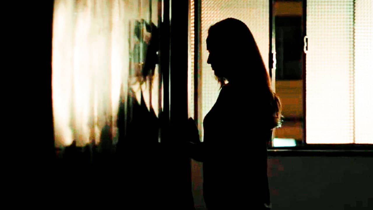 Havia Cinzas Dentro de Mim backdrop