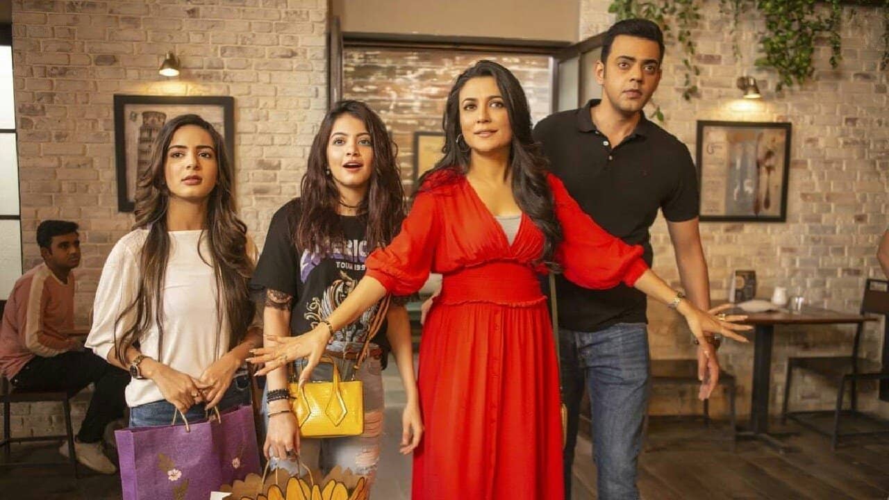 Mind the Malhotras backdrop