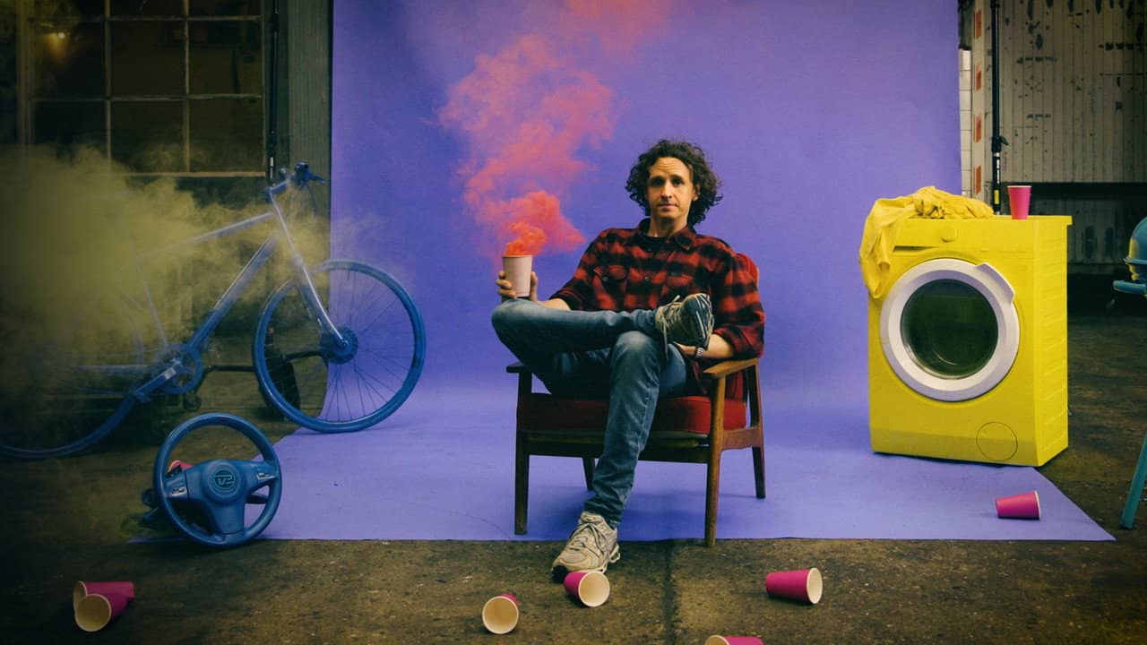 Emil skruer ned backdrop
