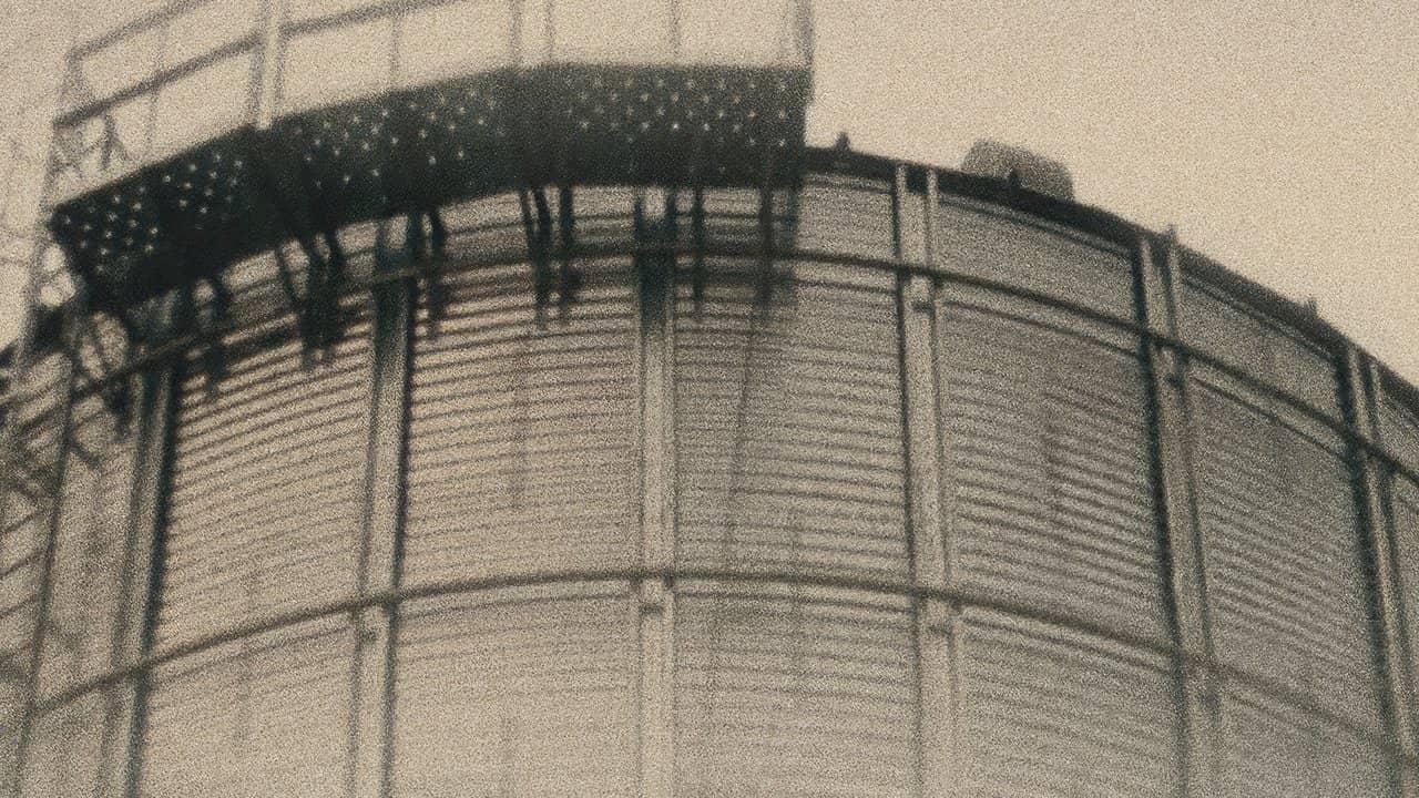 Silo backdrop