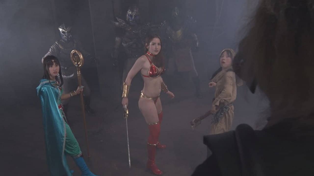 Heroine in Peril Omnibus 26: Lord of the Dragon backdrop