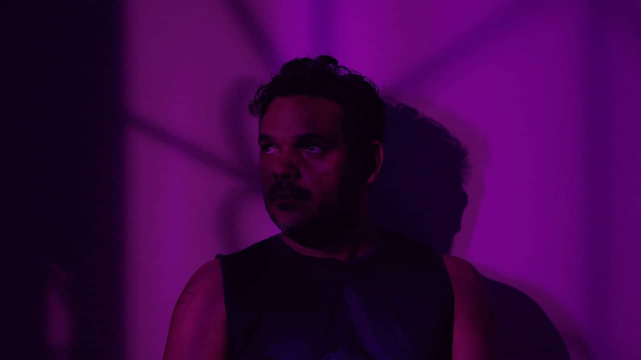 Estranhas Luzes backdrop