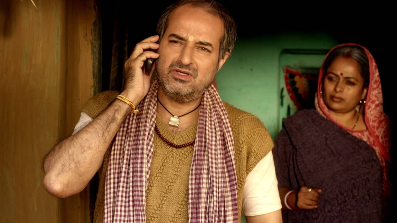 Ajab Singh ki Gazab Kahani backdrop