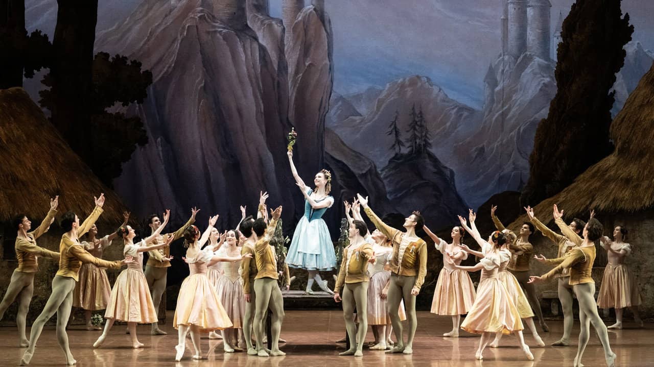 Paris Opera Ballet: GISELLE backdrop