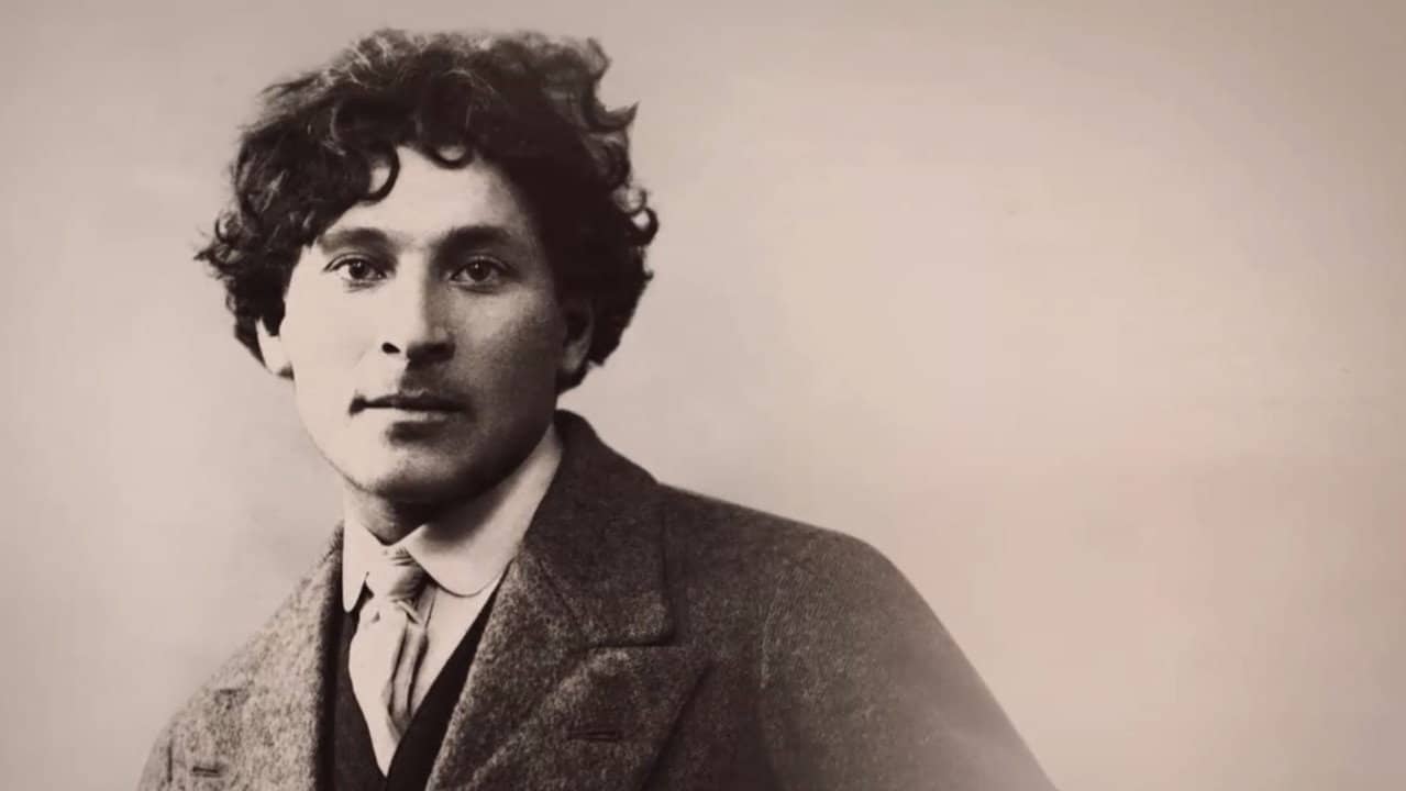 Marc Chagall – Between Two Worlds backdrop