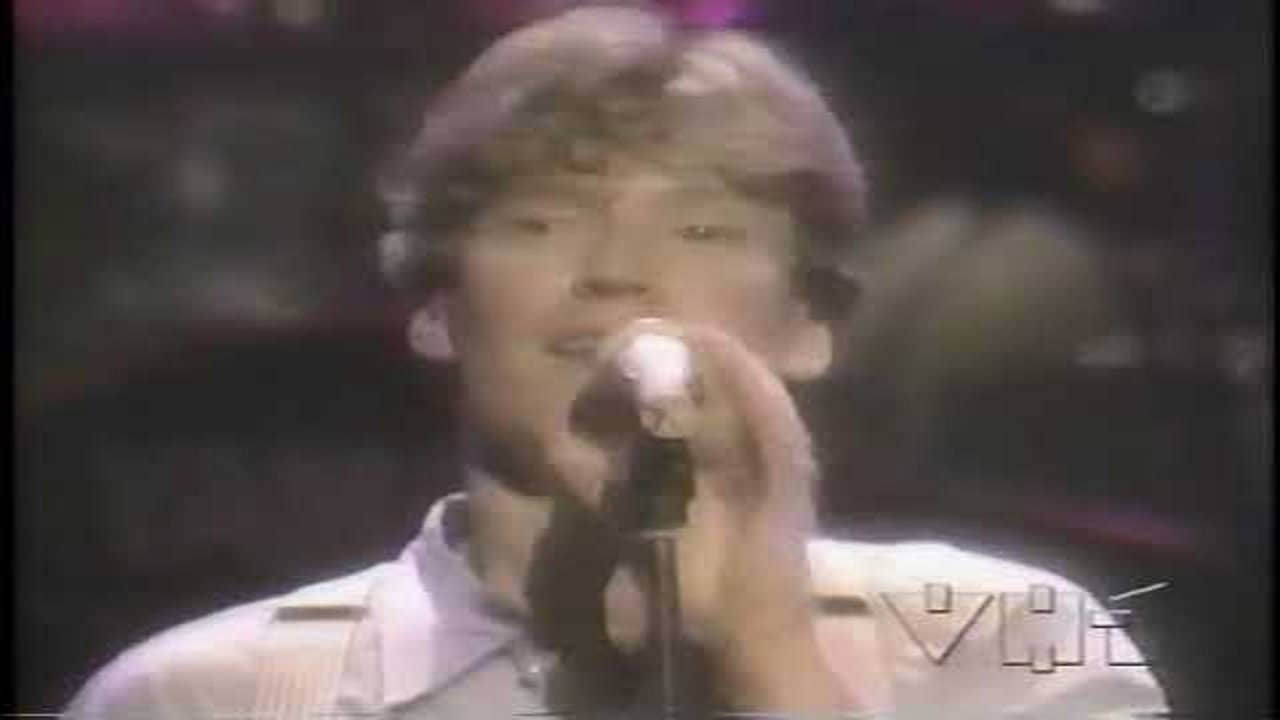 Steve Winwood - Live At Royal Albert Hall backdrop