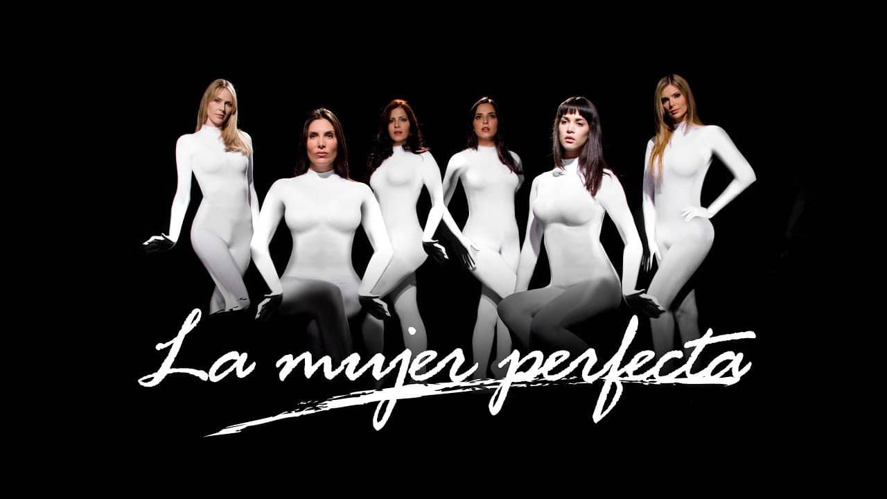 La mujer perfecta backdrop