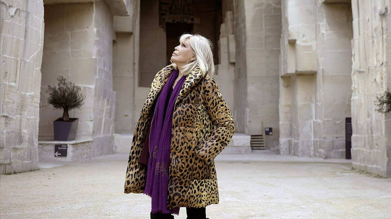Queen Lear – Die Leben der Amanda Lear backdrop