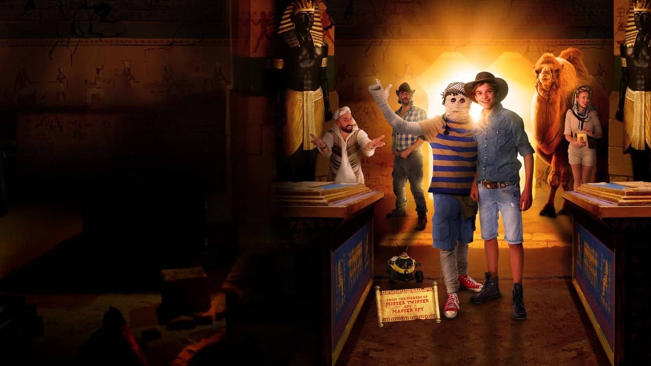 Dummie the Mummy and the Tomb of Achnetoet backdrop
