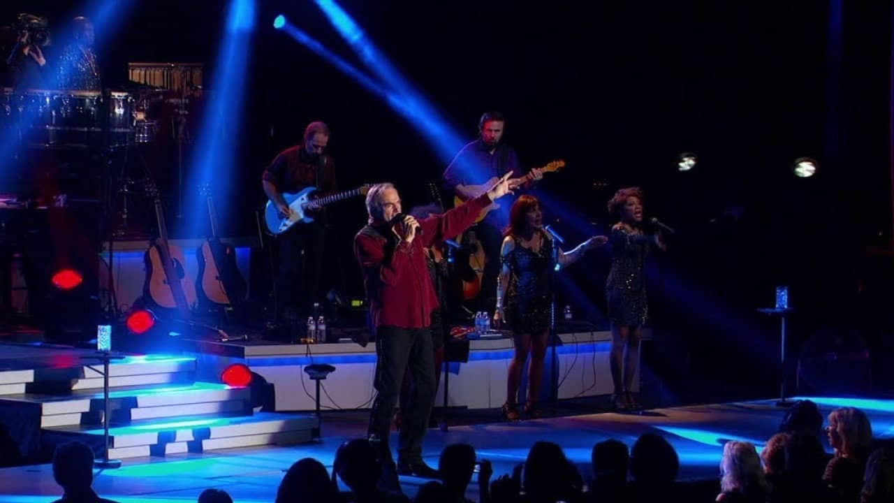 Neil Diamond - Hot August Night III backdrop