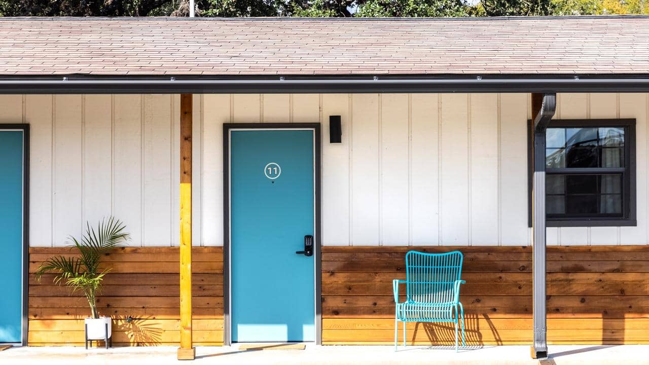 (re)motel backdrop