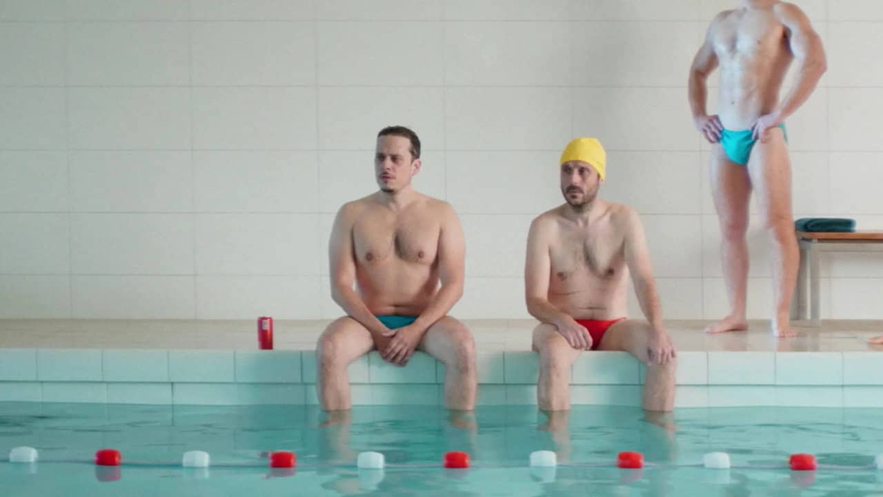 La Piscine backdrop