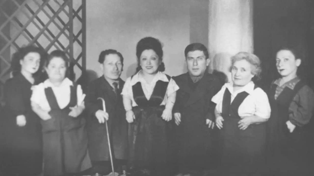 Warwick Davis and the Seven Dwarfs of Auschwitz backdrop