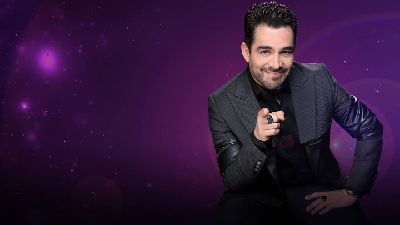 Tu-Night con Omar Chaparro backdrop