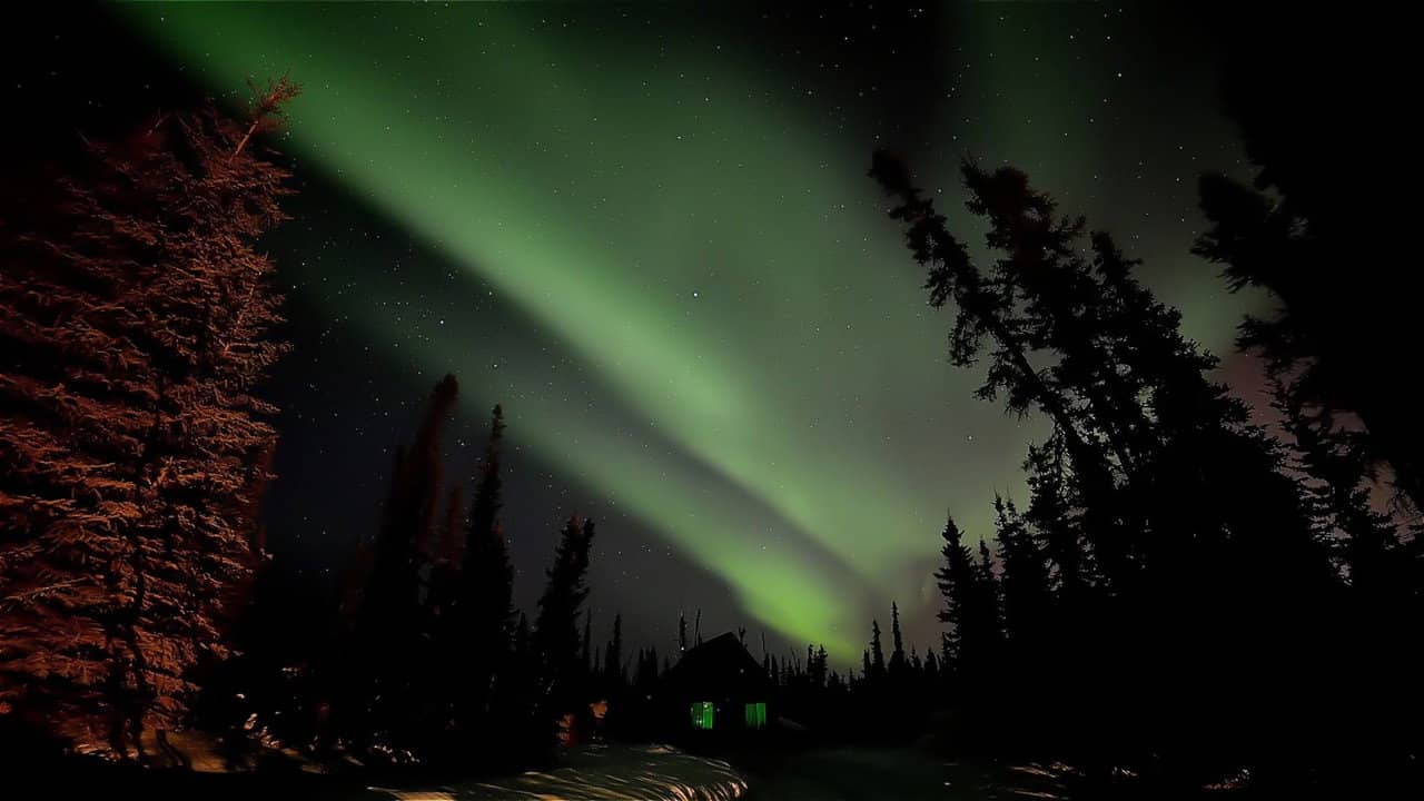 Sarapanta (Chasing the Northern Lights) backdrop