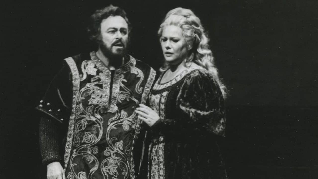 Il Trovatore backdrop