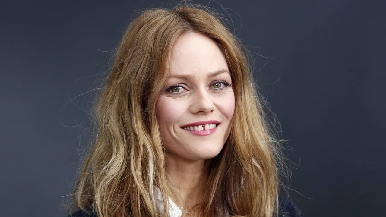 Vanessa Paradis - Divinidylle Tour backdrop