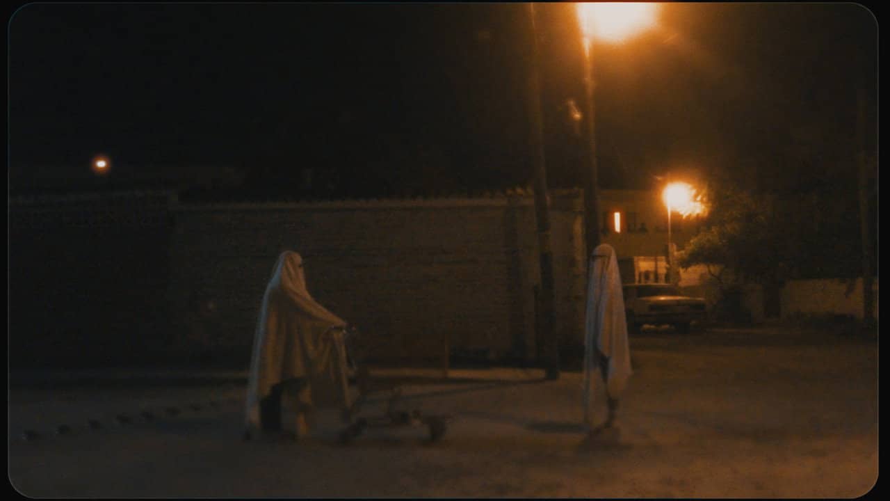 Fantasmas sin Hogar backdrop