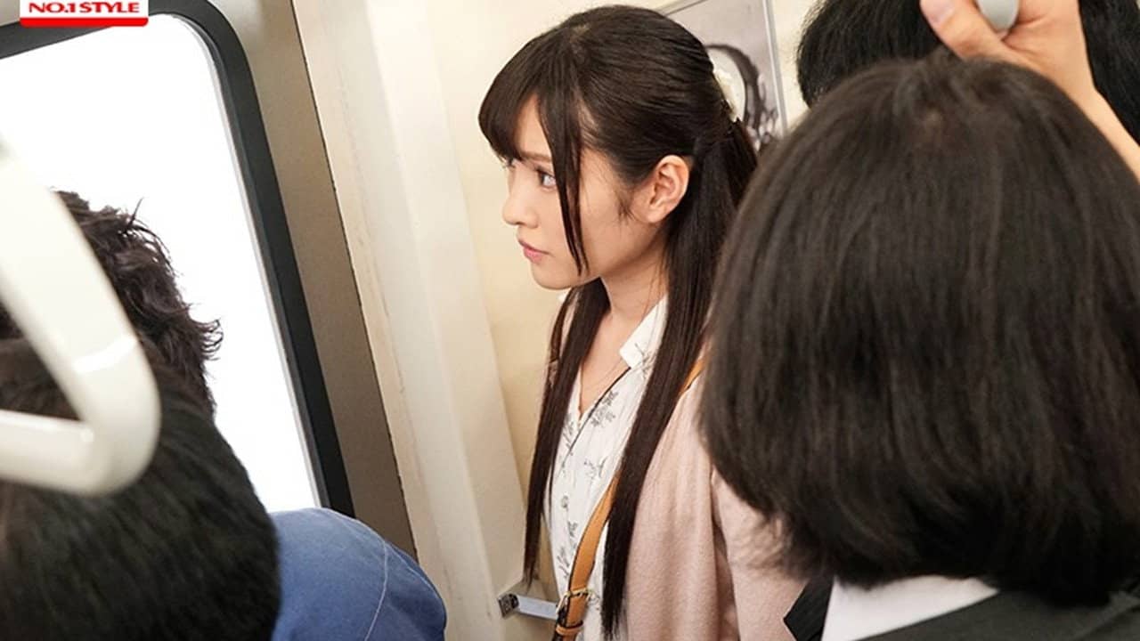 SSNI-157脅迫集団痴漢師レ○プ 生脚太ももを撫で回す指先…尻に擦り付けられるチ○ポ…恐怖で脚をガクガクさせ抵抗できずに犯されるスレンダー女子大生 橋本ありな backdrop