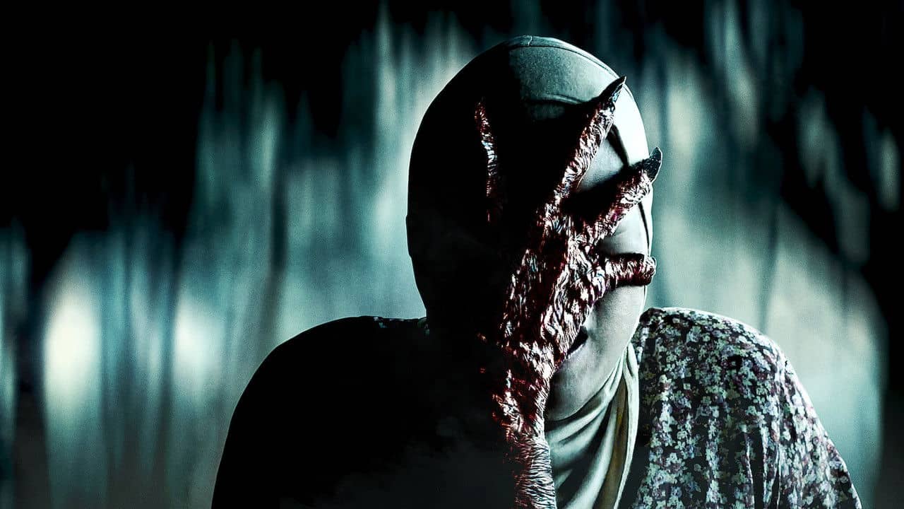 Munafik 2 backdrop