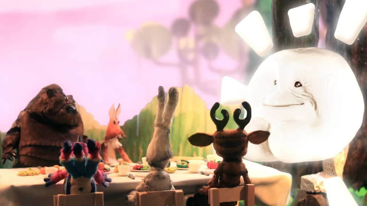 בני החמה backdrop