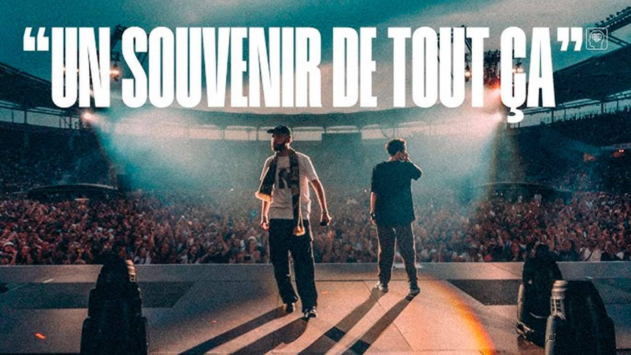 un souvenir de tout ça. backdrop