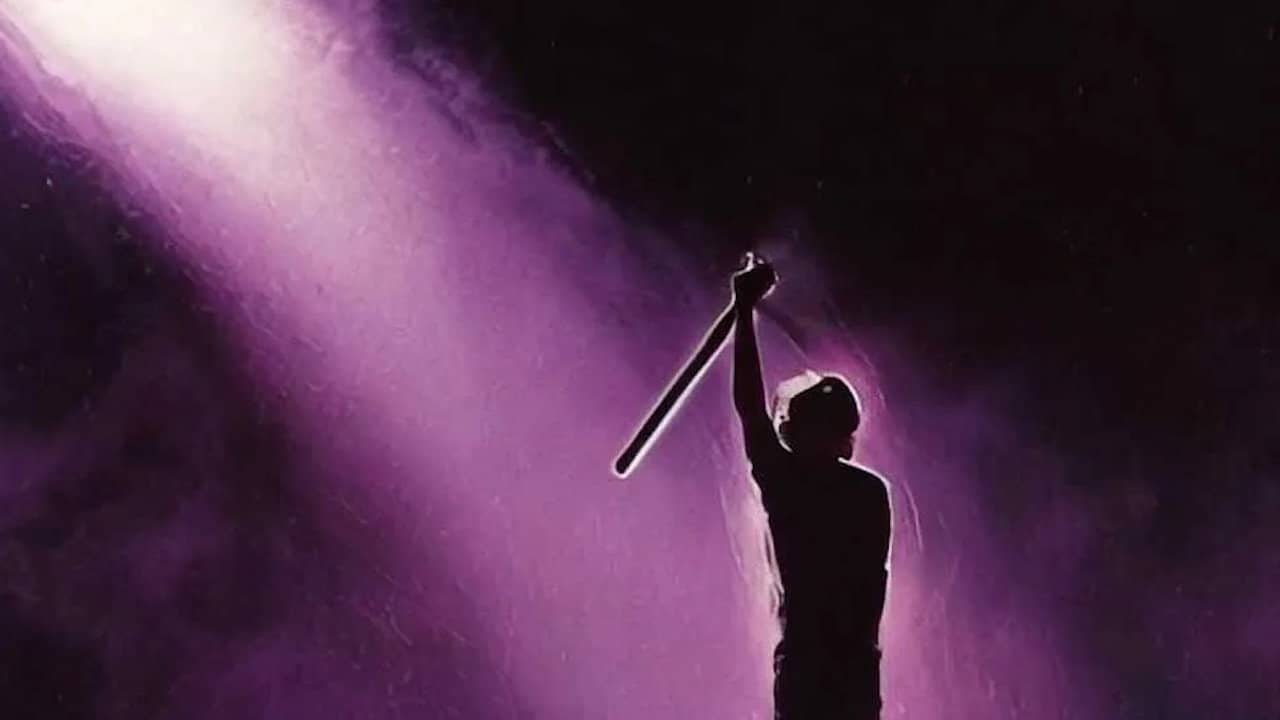 Queen: Queen I backdrop