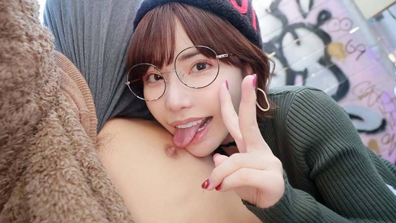 「もう吹いてるってばぁ！」深田えいみの逆ナン逆レイプ痴女ドキュメント　 拘束され身動き出来ず、いきなり連射＆男潮で犯されちゃったボク backdrop