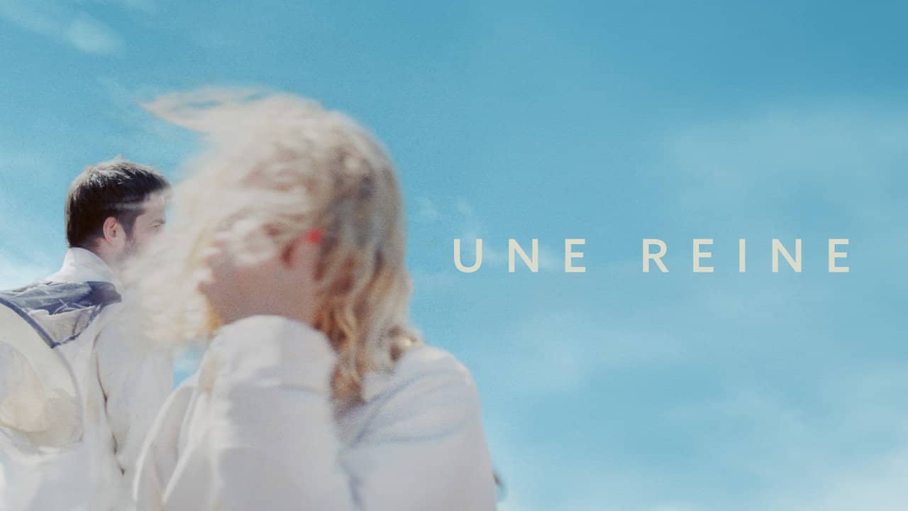 Une reine backdrop