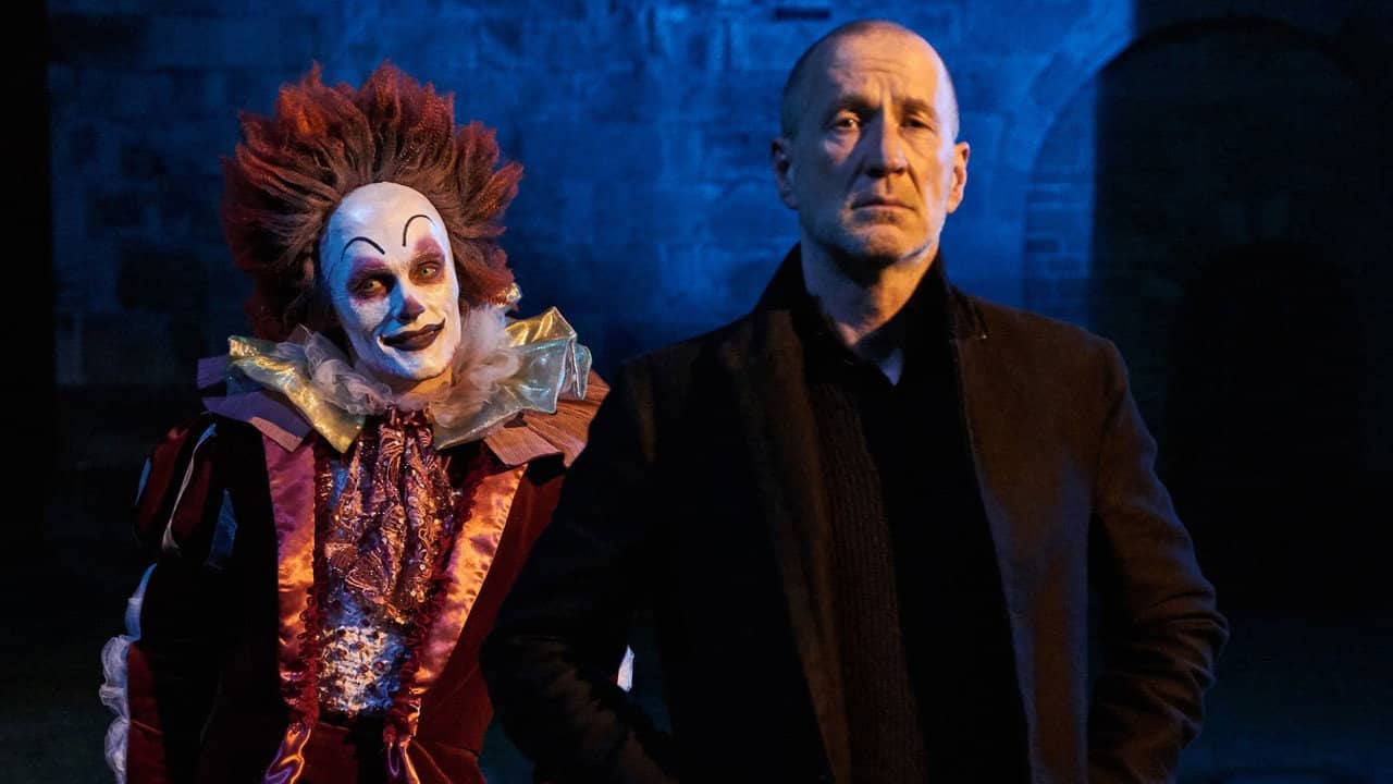 Carneval - Der Clown bringt den Tod backdrop