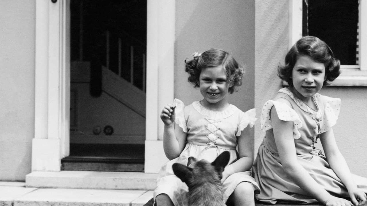 Elizabeth & Margaret: A Tale of Two Sisters backdrop