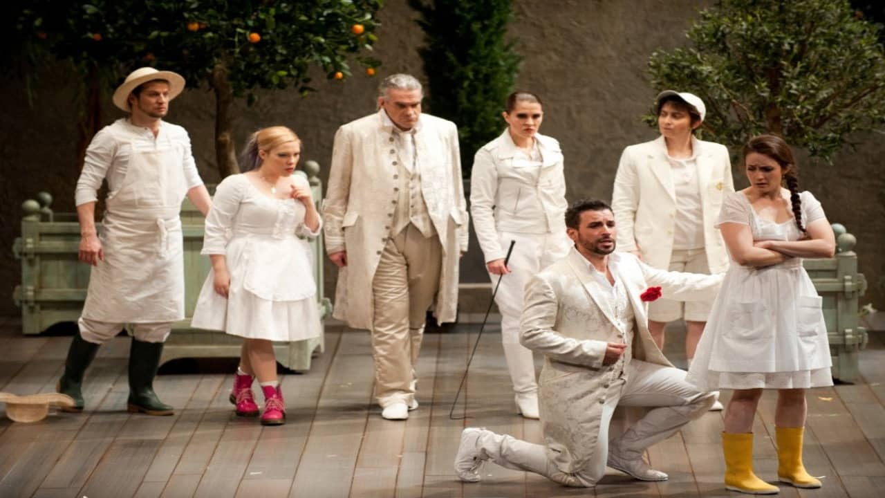 Mozart La Finta Giardiniera Emmanuelle Haim backdrop