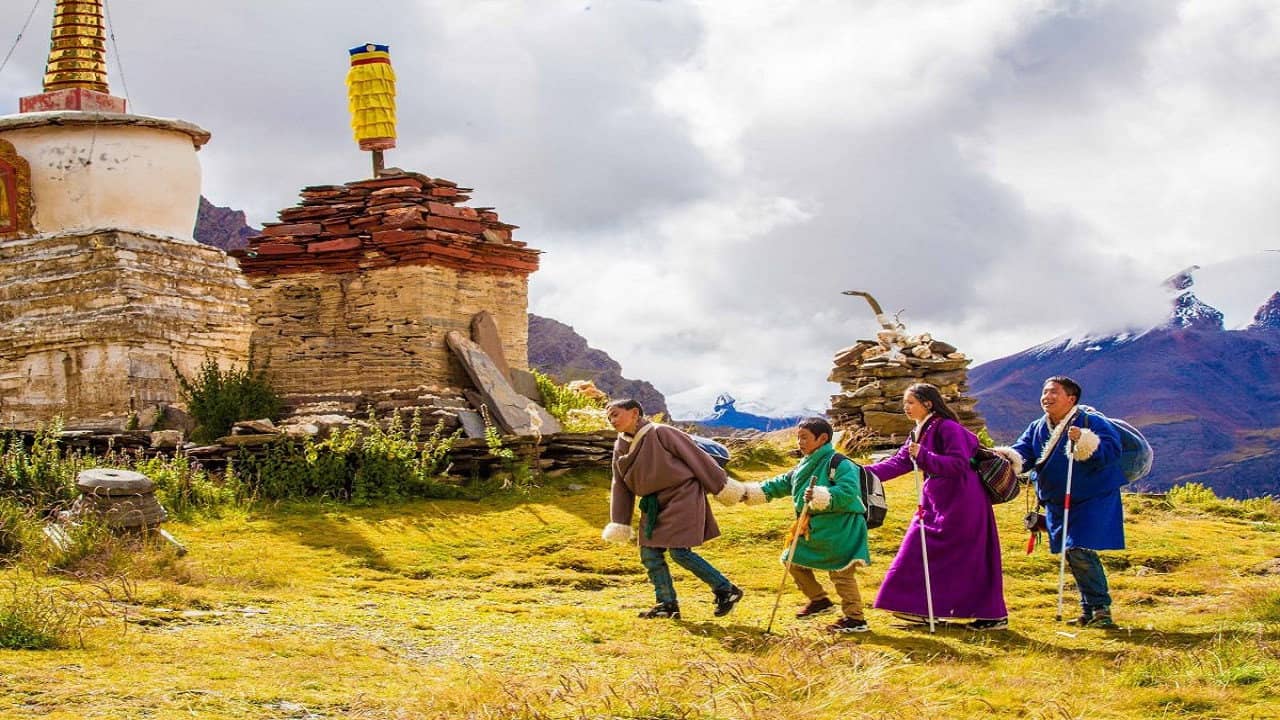 Ballad from Tibet backdrop