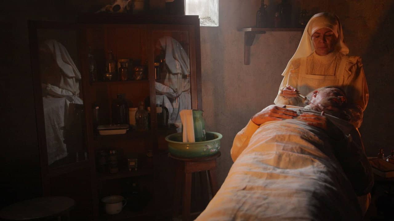 Knoche y los secretos de Buena Vista backdrop