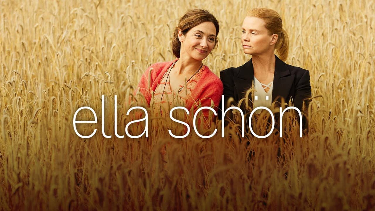 Ella Schön backdrop
