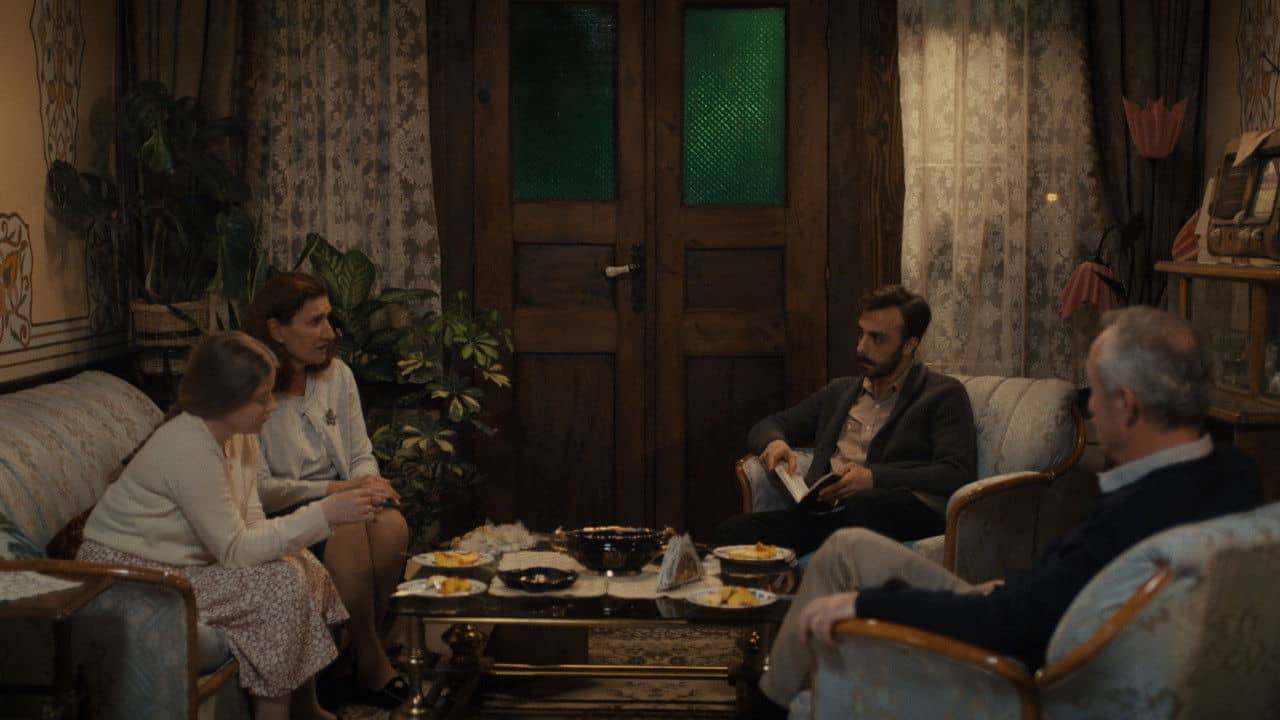Gülizar backdrop