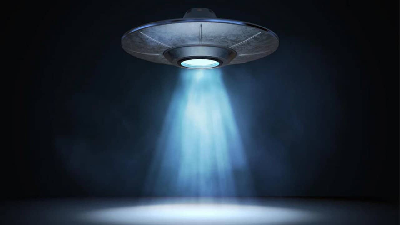 Encounter: UFO backdrop