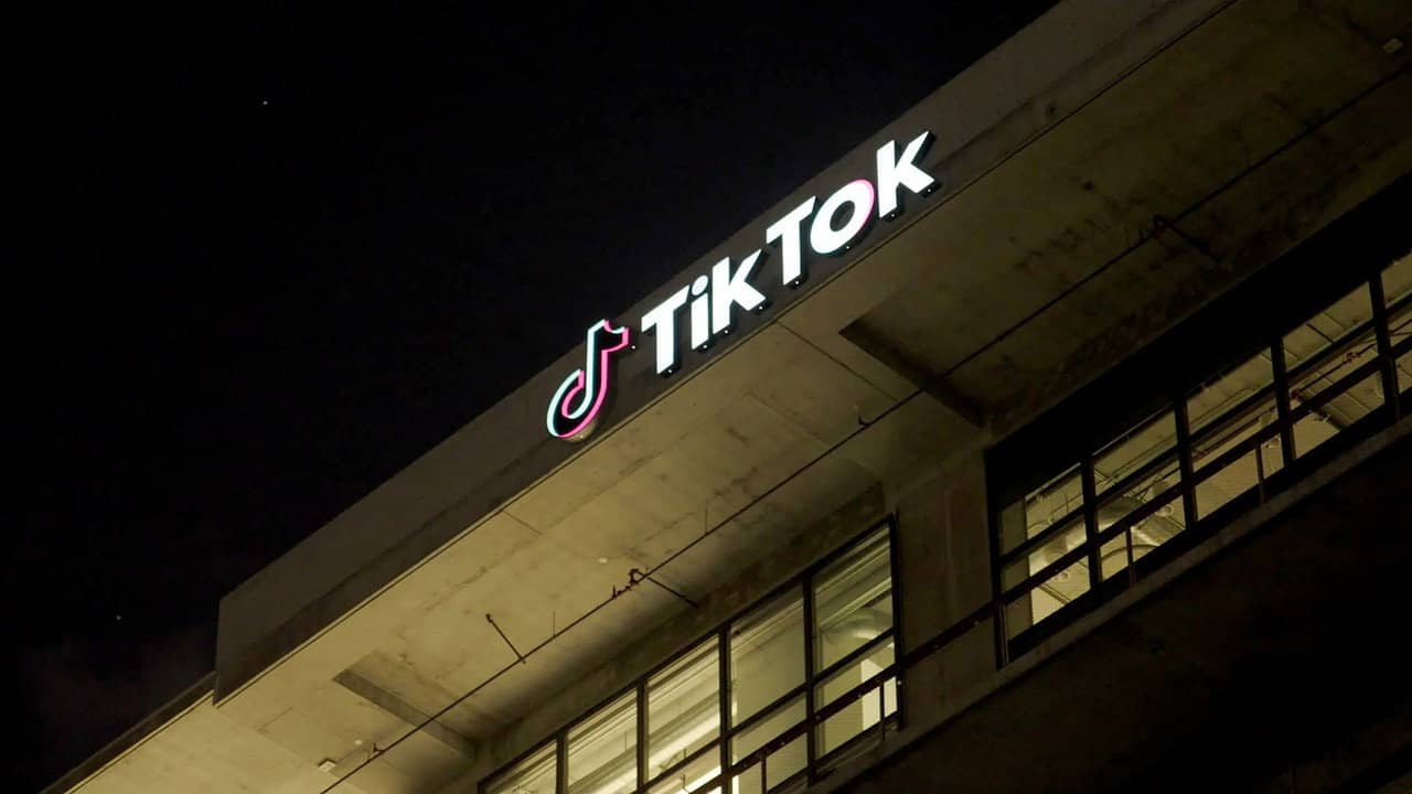 TikTok: Under the Influence backdrop