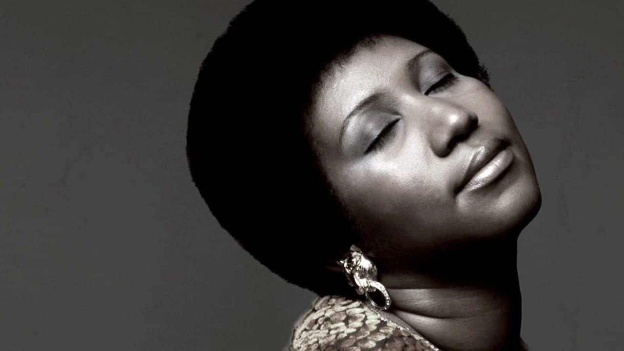 Aretha Franklin, soul sister backdrop