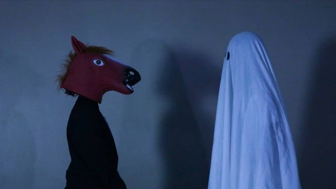 Insânia de uma consciência ou: A fútil história de um fantasma backdrop