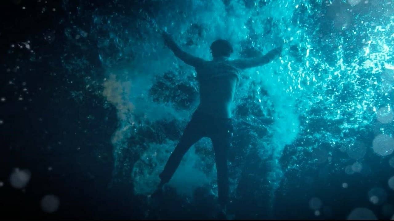 Adèle backdrop