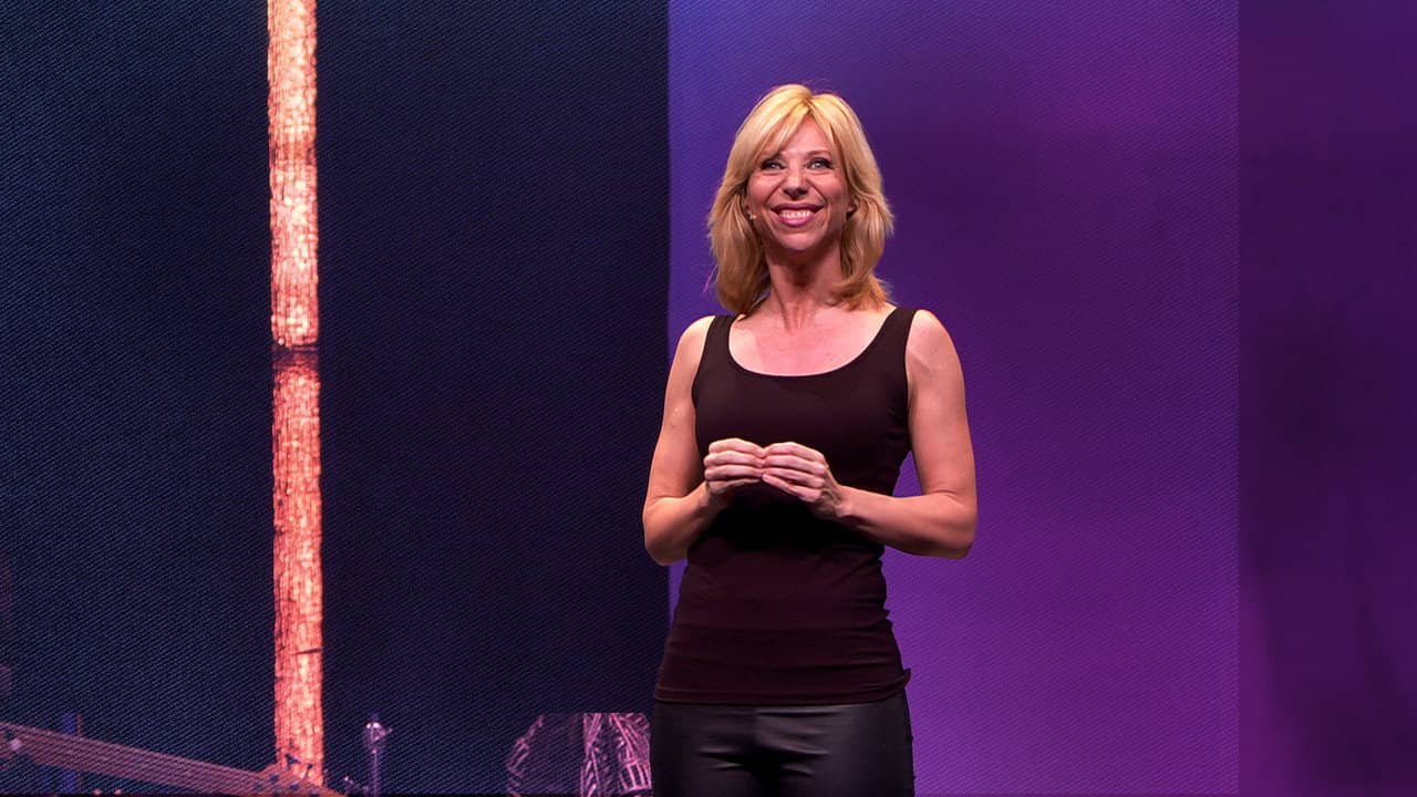 Claudia de Breij: Oudejaarsconference 2019 backdrop
