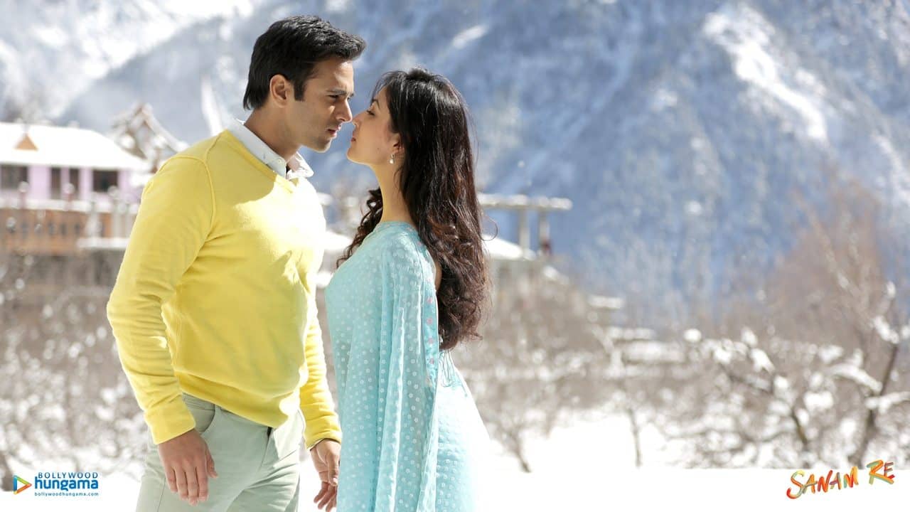 Sanam Re backdrop