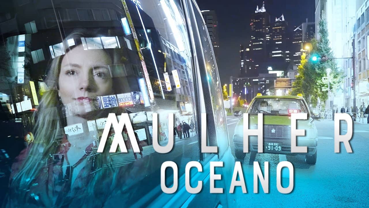 Mulher Oceano backdrop