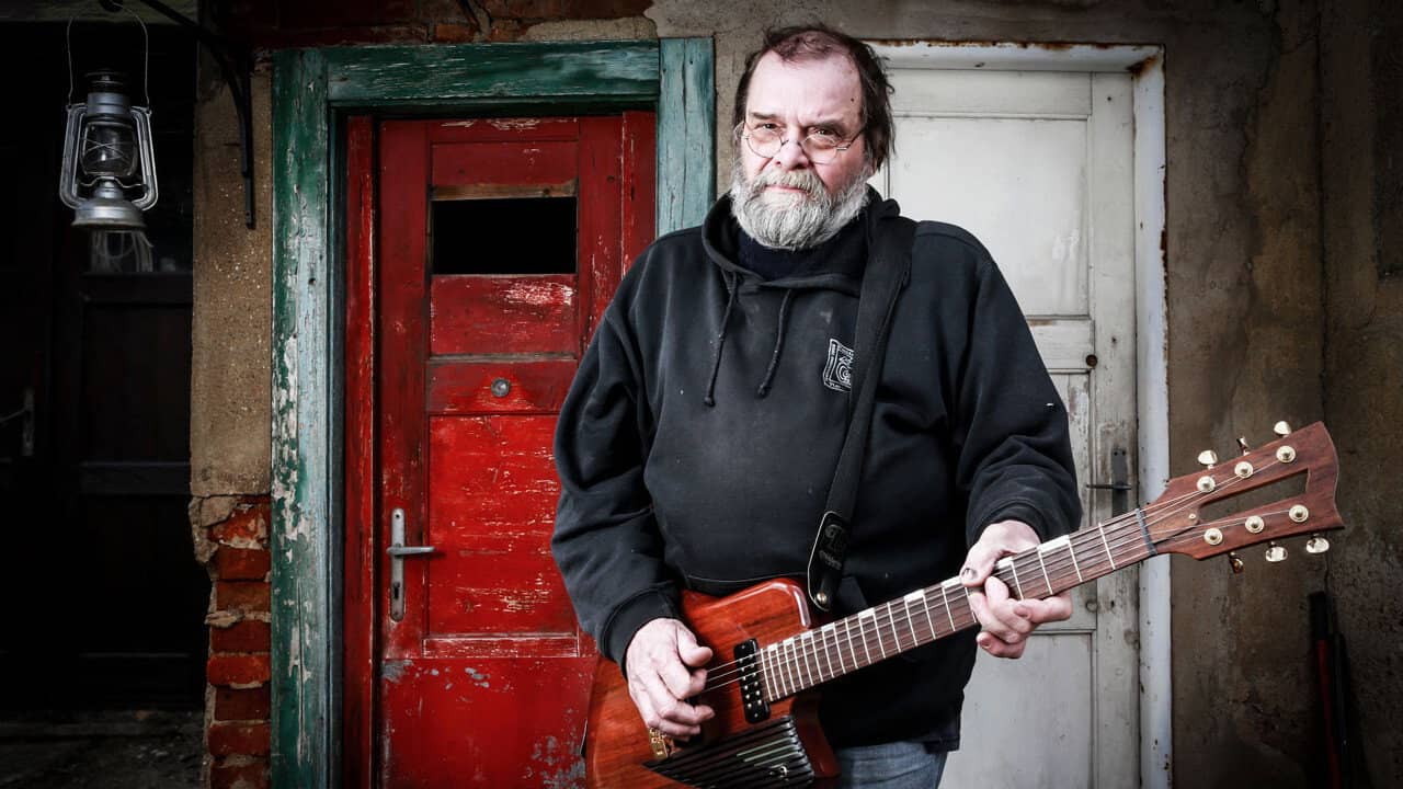 Bluesman backdrop