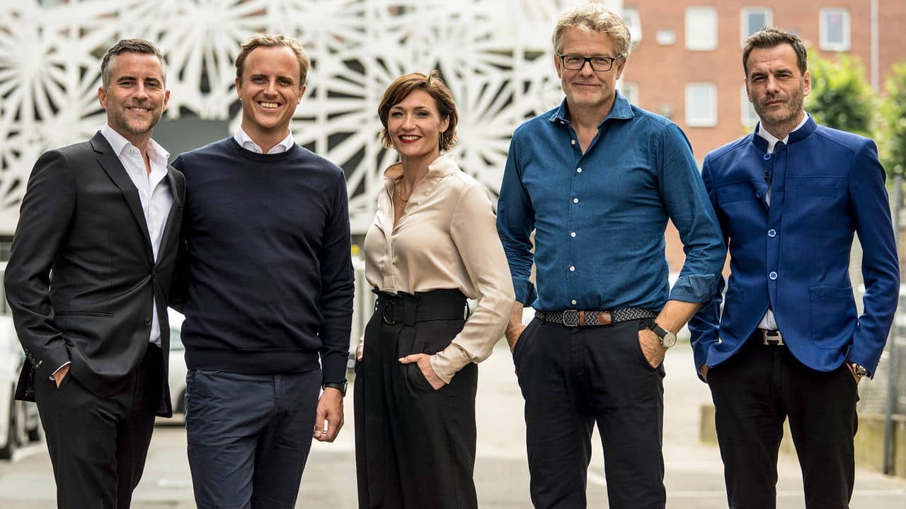 Løvens hule - velkommen til virkeligheden backdrop