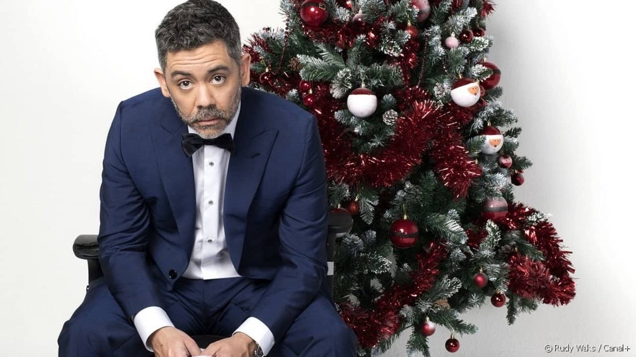 Le Show de Noël Must Go On backdrop