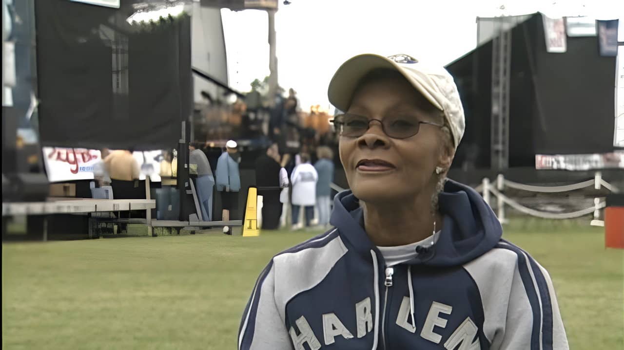 Dionne Warwick Live backdrop